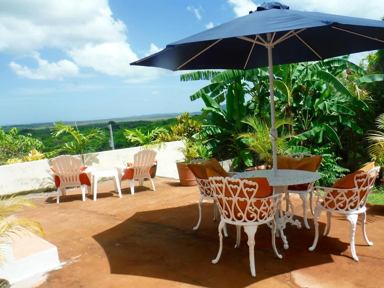 Annie'S White House On The Hill Apartment Negril